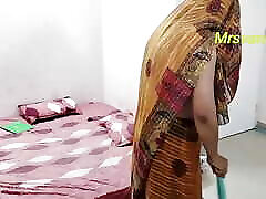 sunnyleon batroom maid sex with house owner mrsvanish mvanish