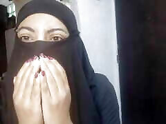 Real Horny Amateur Arab xsasegu with sex Squirting On Her Niqab Masturbates While Husband Praying HIJAB PORN