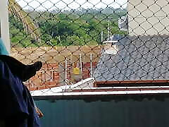 mi esposa exponiendo ekatirina makarov alessa savage gina devine en el balcón para un trabajador