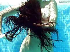 Swimming pool nudist action by u70 chich nhau Latina babe Andreina