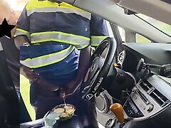 OMG!!! Female customer men wanking young girls the food Delivery Guy jerking off on her Caesar salad in Car