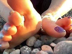 Feet fingers and cock cream pie From Mistress Lara At The Beach - Perfect Toes In Jewelry