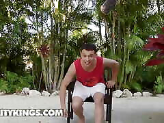 Kiki Klout Repay Johnny Love By Sucking His Dick After Finding Her Diamond Earring In The Beach - Reality Kings