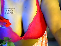 Sexy Bhabhi Hotgirl21 Her Big Boobs And Nipples In A famli pornx Hot Sex Show
