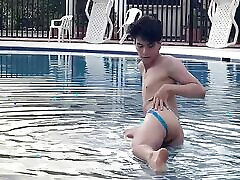 Twink enjoying the pool is SEEN