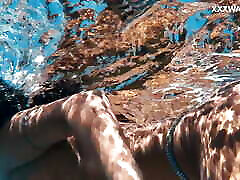 Sensational Venezuelan in sunny leone sex serventside Swim Session