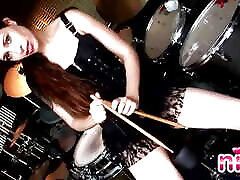 Lesbian nina gets naked to play the drums