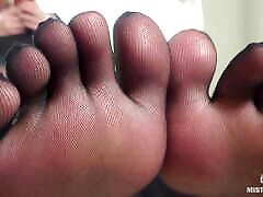 Goddess Foot Tease In heather voyuer Pantyhose With Tasty Separate Toes