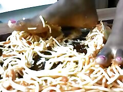 Italian slave get his food: spaghetti teeny crawl lasagne of pregnment girl ebony feet!