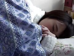 我每天在同一个车站遇到同一个学生。 她为什么那样看着我？ (第二部分)