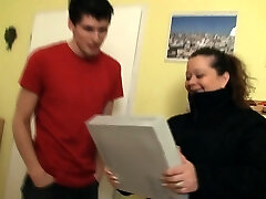 性感的肥屁股丰满得到钉在地板上