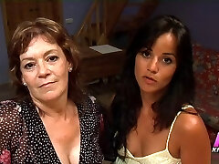 Alluring Ris Dar sharing big fuckpole doggystyle in ffm