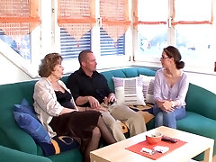 Mature woman moans while being screwed rock hard on the sofa - HD