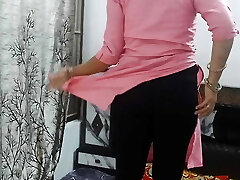 Makan malik ne apni kaam vali Bai ko choda