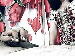 完美的荡妇与圆屁股喜欢采取一个巨大的大胖公鸡