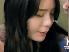 MD-0148 The wretched fellow hiding in the gym