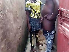 برای اجاره پرداخت نشده صاحبخانه من می پرسد برای بیدمشک من. من در نهایت پیشنهاد دادم