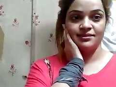 Afreen Khan Official With Super-sexy Sports Top