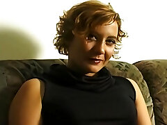 Deutscher Retro-Porn! Notgeile milf treibt es hart mit ihren spielzeug!Deutscher Retro-Pornography! Notgeile milf treibt es h