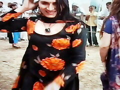 Desi pakistani shemales dance and boobs demonstrate