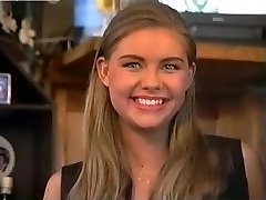 geil blondje op een casting