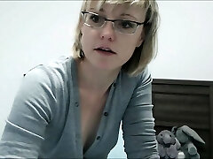 Hot MILF With Teacher Glasses and Hairy Cooter