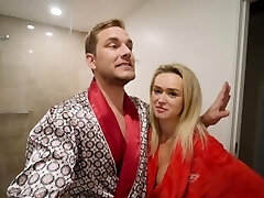 Blonde Unexperienced get's Double Penetration & Squirting Orgam