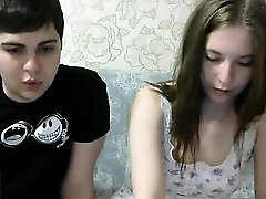 Cute Russian amateur teen mit frechen Esel hat sex mit Ihr