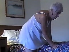 70 yr old granny con 20 anni di stud