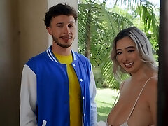 FFM threesome with uber-sexy Lexi Luna and Leana Lovings - HD