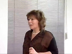 Mommy wants some jizz-shotgun