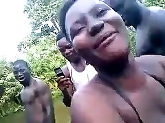 ma copine qui a envie d'orgasme adore avoir des relations sexuelles en public