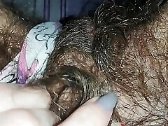neue haarige muschi zusammenstellung nahaufnahme klaffender großer kitzler busch von cutieblonde