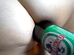 eine volle flasche bier in meinem arsch - extreme schmerzen
