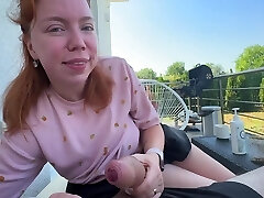 riskanter öffentlicher sex! sperma im gesicht