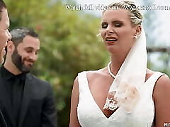 bridezzilla: un fuckfest al matrimonio parte 1-phoenix marie, sally d & #039_angelo / brazzers / flusso completo da www.zzfull.com/vows