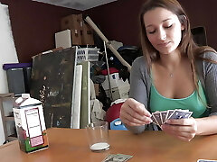 heiße titten-duo-küken ficken ihre fotzen in einem raum mit den fingern