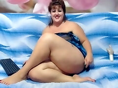 Fine webcam vid with amateur BBW flashing her big ass