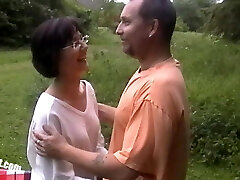 Lisa and her cuckold outdoor threesome