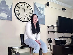 Casting girl gets interviewed for urinate scene, hatch piss blowjob, pis swallow