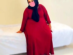 Fucking a Chubby Muslim mom-in-law wearing a crimson burqa & Hijab (Part-2)
