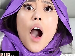 Hijab Fuck-a-thon - Muslim Girl Alexia Anders Pleasures Her Boyfriend And Makes Him Cum On Her Arab Coochie