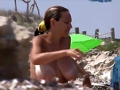 Immense tits spain beach kinkyandlonelycom