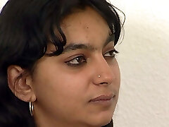 Tuerkin testet neues Sexspielzeug