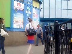 candid preggie smoking in public