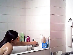 my sister is peeing and bathing