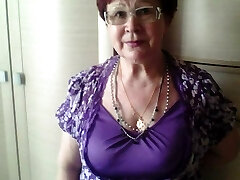 Granny Angela's giant culo. She can't take it up the ass.