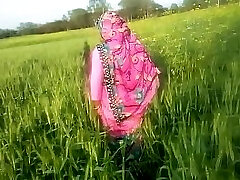 Indian Village Bhabhi Outdoor Sex Porno IN HINDI