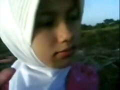 Arab girls have romp at the beach