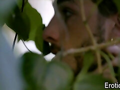 Yoga beauty cum strewn